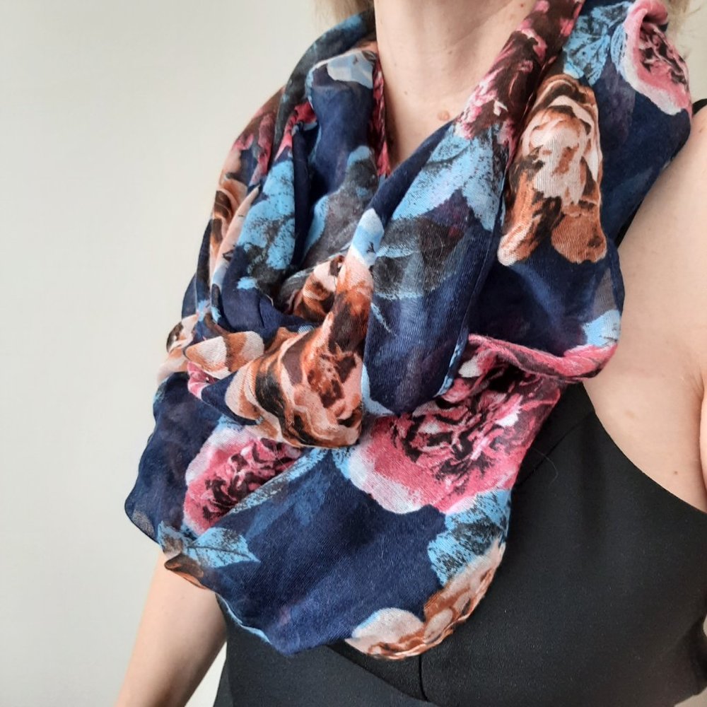 Floral Inifinity Scarf. Multi coloured. - Picture 6 of 14
